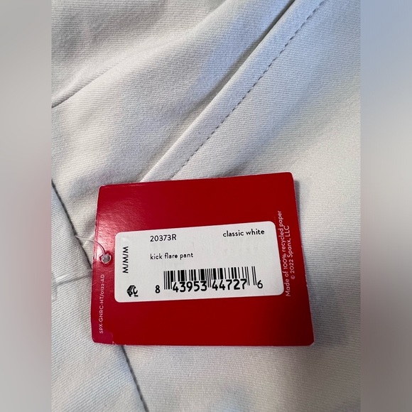 New SPANX Silver Linings Kick Flare Pull-on Pants size Medium in Classic White - Picture 16 of 16